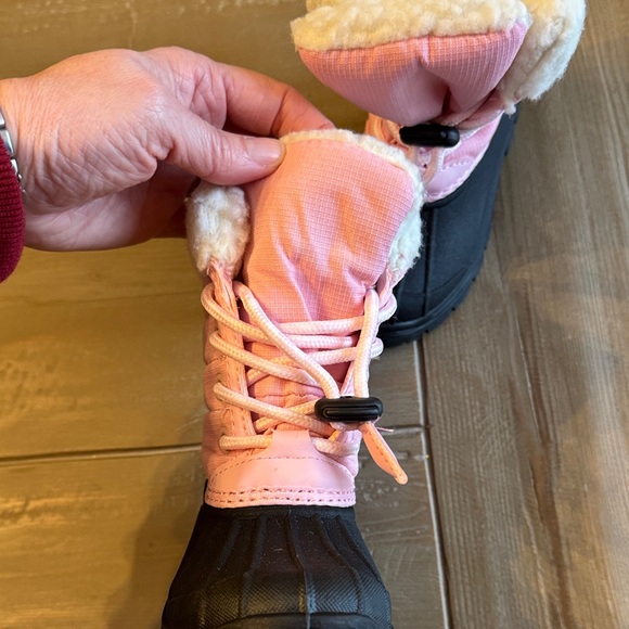 Girl Toddler Snow Winter Boots Waterproof - Pink - Size 7 - Excellent Condition - Picture 14 of 14